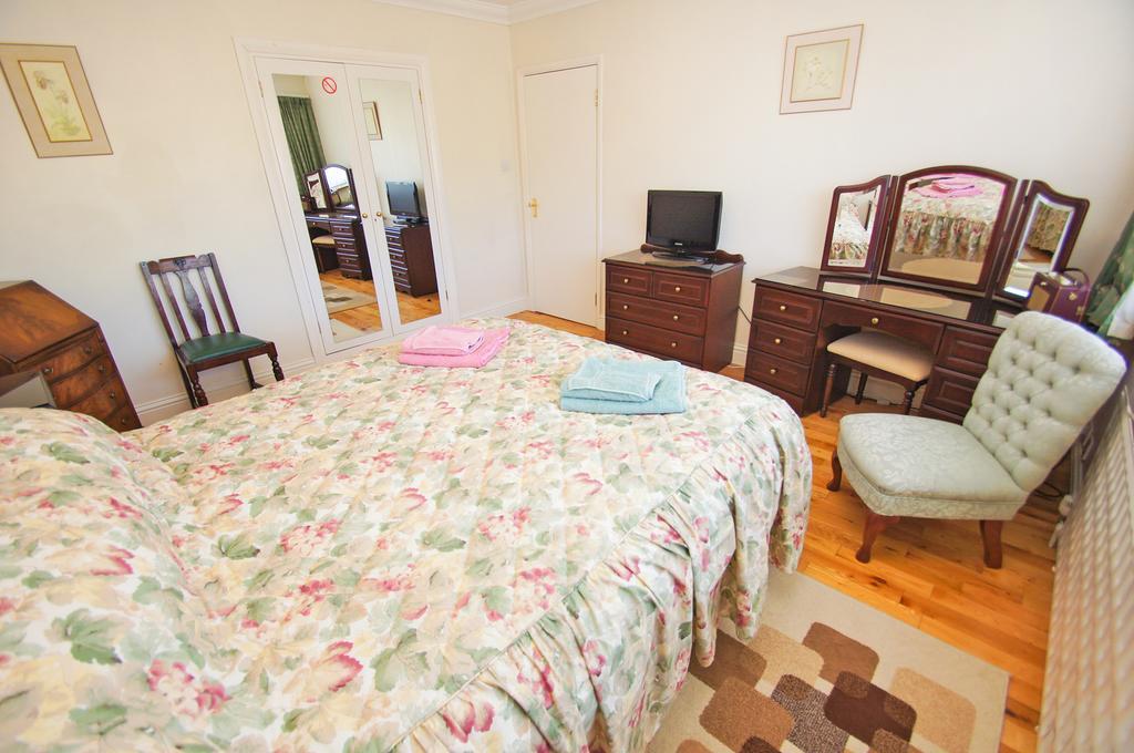 Dean Court Garden - Parking - By Brighton Holiday Lets Экстерьер фото